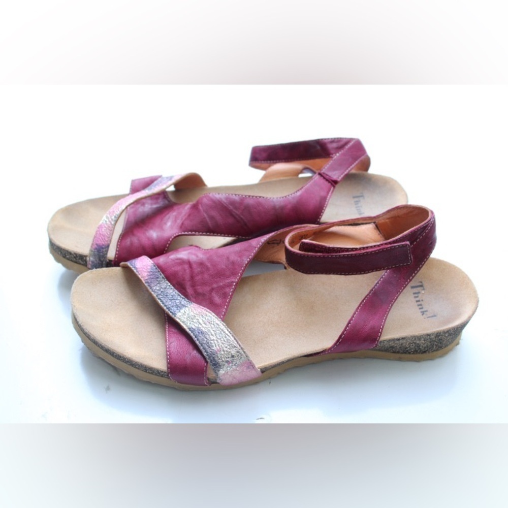 Think! Dumia sandals